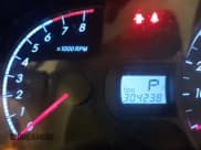 ✅ 2013 Toyota Sienna L • VIN: 5TDZK3DC4DS326541 • Lot: 42861022. Wystawiony na IAAI z przebiegiem 304 238 mil. Bezpłatny archiwum sprzedaży aukcyjnych z USA i szczegółowy raport historii pojazdu na DreamBid. Zdjęcie 16.