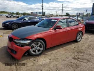 2013 BMW 3 Series 328i z VIN WBA3C1G58DNR49166, wystawiony jako Copart lot #81748475 z przebiegiem 140 497 mil mil oraz Czysty tytuł • Clean title. Historia ofert i sprzedaży dostępna na DreamBid. Obrazek 1.