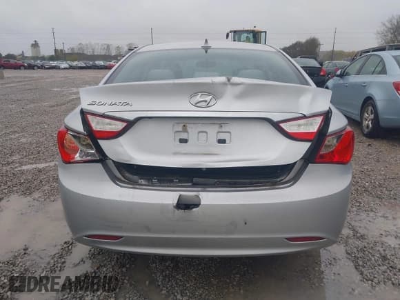 ✅ 2013 Hyundai Sonata GLS • VIN: 5NPEB4AC1DH709321 • Лот: 43574036. Опубликован ранее на IAAI с пробегом 133 170 миль. Бесплатный доступ к архиву аукционных продаж из США и подробный отчёт об истории автомобиля на DreamBid. Изображение 16.