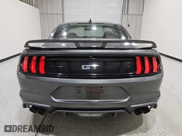 ✅ 2020 Ford Mustang GT • VIN: 1FA6P8CF0L5154466 • Lot: 87013455. Wystawiony na Copart z przebiegiem 69 353 mil. Bezpłatny archiwum sprzedaży aukcyjnych z USA i szczegółowy raport historii pojazdu na DreamBid. Zdjęcie 6.