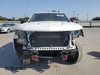 ✅ 2019 Chevrolet Silverado 1500 Custom Trail Boss • VIN: 1GCRYCEF3KZ325318 • Lot: 67884664. Wystawiony na Copart z przebiegiem 29 371 mil. Bezpłatny archiwum sprzedaży aukcyjnych z USA i szczegółowy raport historii pojazdu na DreamBid. Zdjęcie 5.