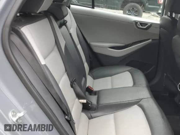 2020 Hyundai Ioniq Limited с VIN KMHC85LJ1LU071272, выставлен на аукционе Copart как лот 72495594 с пробегом 29 659 миль миль и Списание • Salvage title. История ставок и продаж доступна на DreamBid. Изображение 10.