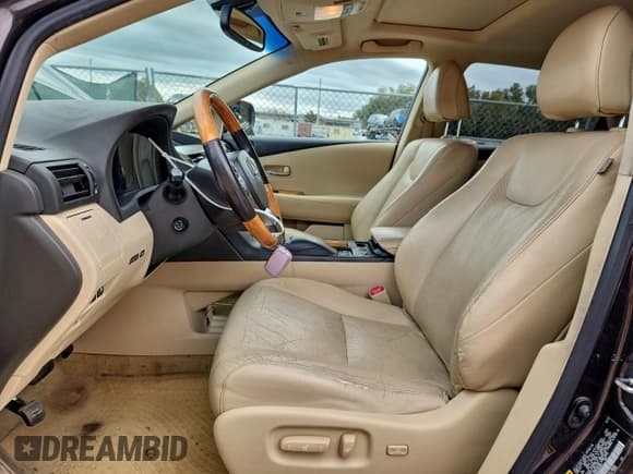 ✅ 2014 Lexus RX 450h • VIN: JTJBC1BA0E2454897 • Lot: 95890855. Wystawiony na Copart z przebiegiem 161 895 mil. Bezpłatny archiwum sprzedaży aukcyjnych z USA i szczegółowy raport historii pojazdu na DreamBid. Zdjęcie 7.