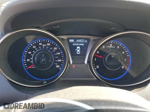 ✅ 2013 Hyundai Genesis Coupe Track • VIN: KMHHU6KJ2DU097602 • Lot: 81663555. Wystawiony na Copart z przebiegiem 64 827 mil. Bezpłatny archiwum sprzedaży aukcyjnych z USA i szczegółowy raport historii pojazdu na DreamBid. Zdjęcie 9.