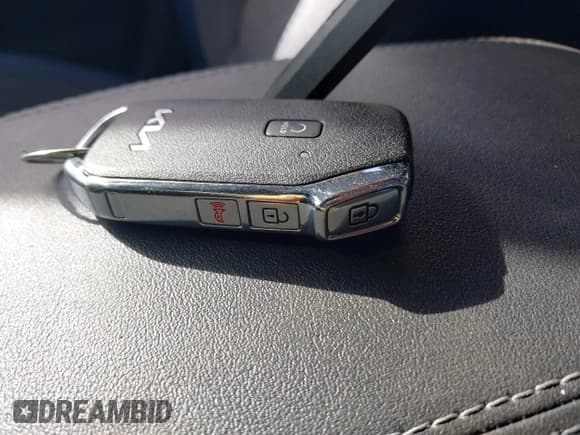 ✅ 2025 Kia Seltos S • VIN: KNDEUCAA1S7725734 • Lot: 43403602. Wystawiony na IAAI z przebiegiem 7 598 mil. Bezpłatny archiwum sprzedaży aukcyjnych z USA i szczegółowy raport historii pojazdu na DreamBid. Zdjęcie 11.