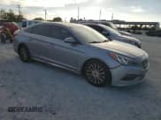 ✅ 2015 Hyundai Sonata Sport • VIN: 5NPE34AF8FH136556 • Лот: 91619065. Опубликован ранее на Copart с пробегом 230 353 миль. Бесплатный доступ к архиву аукционных продаж из США и подробный отчёт об истории автомобиля на DreamBid. Изображение 4.