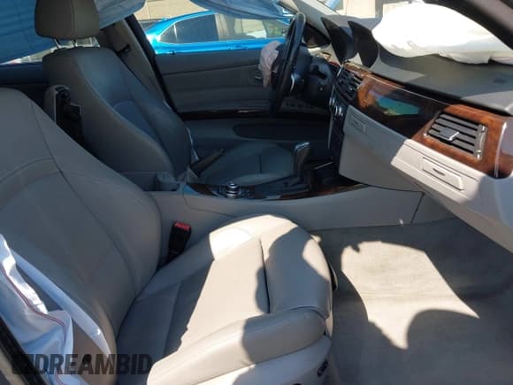 ✅ 2010 BMW 3 Series 328i • VIN: WBAPH7C54AA176131 • Lot: 42636952. Listed on IAAI with 119,700 mi. Free auction sales archive from the USA and detailed vehicle history report at DreamBid. Image 5.