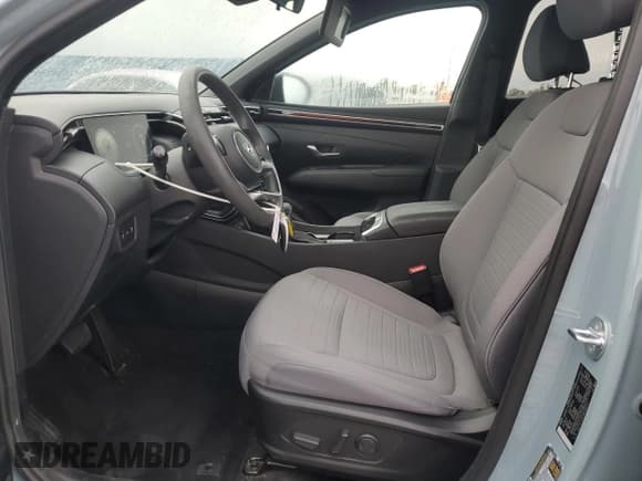 ✅ 2024 Hyundai Santa Cruz SEL • VIN: 5NTJC4AE8RH081117 • Лот: 90260675. Опубликован ранее на Copart с пробегом 13 072 миль. Бесплатный доступ к архиву аукционных продаж из США и подробный отчёт об истории автомобиля на DreamBid. Изображение 7.