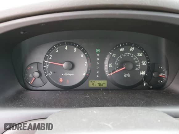 2003 Hyundai Elantra GLS z VIN KMHDN46D26U345516, wystawiony jako Copart lot #82101734 z przebiegiem 41 782 mil mil oraz Czysty tytuł • Clean title. Historia ofert i sprzedaży dostępna na DreamBid. Obrazek 9.