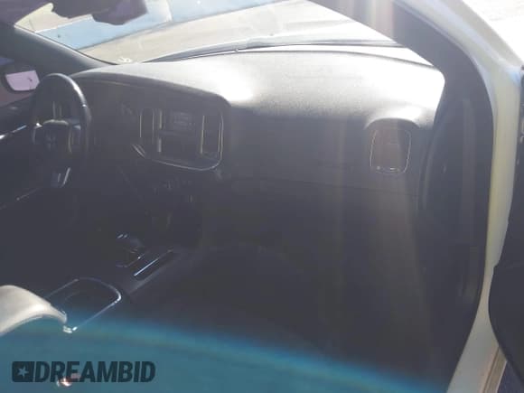 ✅ 2013 Dodge Charger SE • VIN: 2C3CDXBG7DH503079 • Lot: 43632194. Wystawiony na IAAI z przebiegiem 177 548 mil. Bezpłatny archiwum sprzedaży aukcyjnych z USA i szczegółowy raport historii pojazdu na DreamBid. Zdjęcie 5.