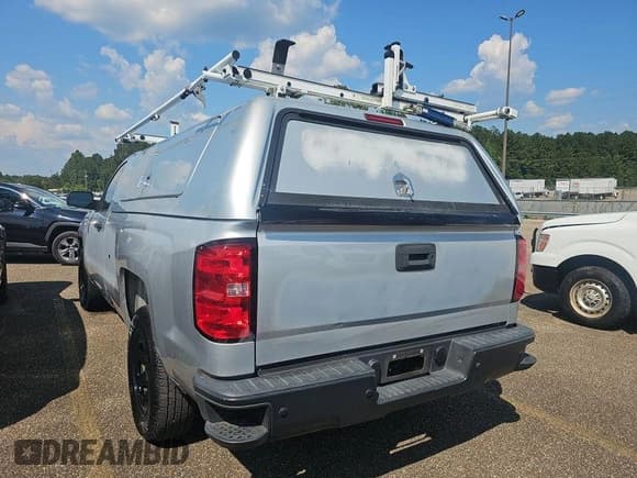 ✅ 2018 Chevrolet Silverado 1500 Work Truck • VIN: 1GCNCNEH0JZ231261 • Лот: 43070866. Опубликован ранее на IAAI с пробегом 98 424 миль. Бесплатный доступ к архиву аукционных продаж из США и подробный отчёт об истории автомобиля на DreamBid. Изображение 1.