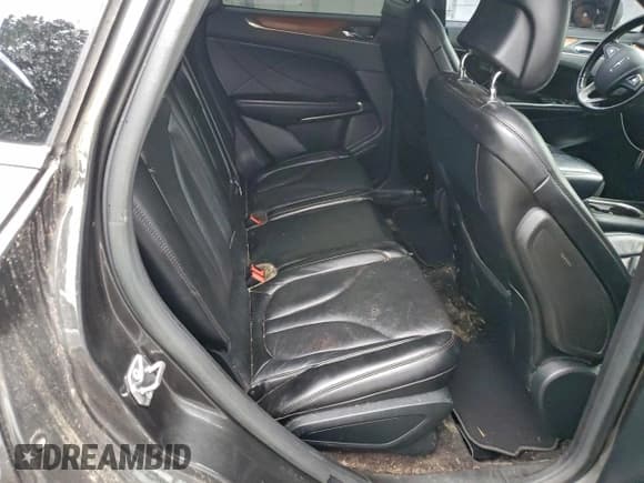 ✅ 2017 Lincoln MKC Reserve • VIN: 5LMCJ3D93HUL03680 • Lot: 95403155. Wystawiony na Copart z przebiegiem 66 428 mil. Bezpłatny archiwum sprzedaży aukcyjnych z USA i szczegółowy raport historii pojazdu na DreamBid. Zdjęcie 11.