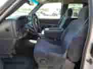 2001 Chevrolet Silverado 1500 LT z VIN 2GCEC19T711379147, wystawiony jako Copart lot #66035605 z przebiegiem 197 533 mil mil oraz Szkoda całkowita • Salvage title. Historia ofert i sprzedaży dostępna na DreamBid. Obrazek 7.