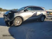 ✅ 2016 Kia Sorento L • VIN: 5XYPG4A38GG076161 • Lot: 89550585. Listed on Copart with 150,667 mi. Free auction sales archive from the USA and detailed vehicle history report at DreamBid. Image 1.