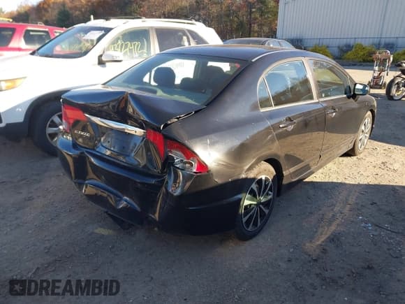 ✅ 2010 Honda Civic LX • VIN: 2HGFA1F54AH329556 • Lot: 43656899. Wystawiony na IAAI z przebiegiem 247 917 mil. Bezpłatny archiwum sprzedaży aukcyjnych z USA i szczegółowy raport historii pojazdu na DreamBid. Zdjęcie 4.