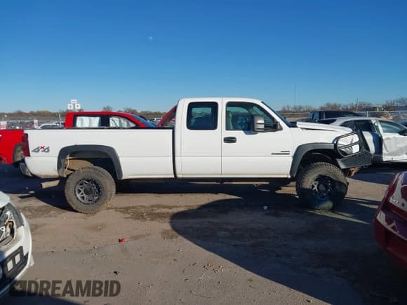 ✅ 2006 Chevrolet Silverado 2500HD LT2 • VIN: 1GCHK29D86E240925 • Лот: 41051872. Опубликован ранее на IAAI с пробегом 281 976 миль. Бесплатный доступ к архиву аукционных продаж из США и подробный отчёт об истории автомобиля на DreamBid. Изображение 13.