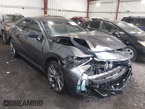 ✅ 2023 Toyota Crown XLE • VIN: JTDAAAAF2P3010838 • Lot: 42858385. Wystawiony na IAAI z przebiegiem 17 310 mil. Bezpłatny archiwum sprzedaży aukcyjnych z USA i szczegółowy raport historii pojazdu na DreamBid. Zdjęcie 1.