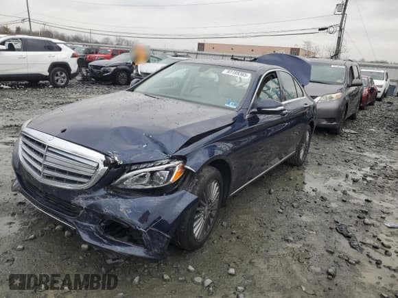 ✅ 2015 Mercedes-Benz C 300 Luxury • VIN: 55SWF4KBXFU040559 • Lot: 93189365. Wystawiony na Copart z przebiegiem 84 530 mil. Bezpłatny archiwum sprzedaży aukcyjnych z USA i szczegółowy raport historii pojazdu na DreamBid. Zdjęcie 1.