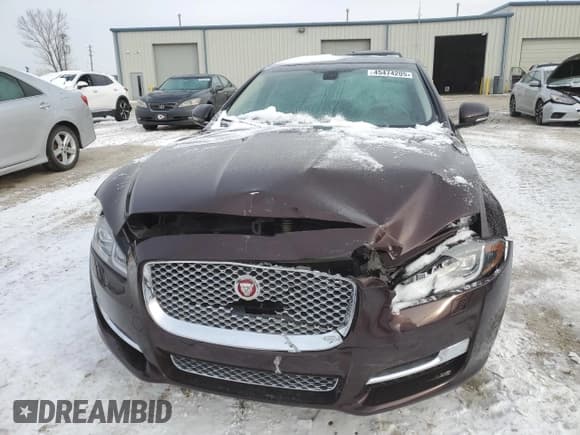 ✅ 2017 Jaguar XJ Portfolio • VIN: SAJWA2G77H8W10384 • Lot: 45474205. Wystawiony na Copart z przebiegiem 63 680 mil. Bezpłatny archiwum sprzedaży aukcyjnych z USA i szczegółowy raport historii pojazdu na DreamBid. Zdjęcie 5.