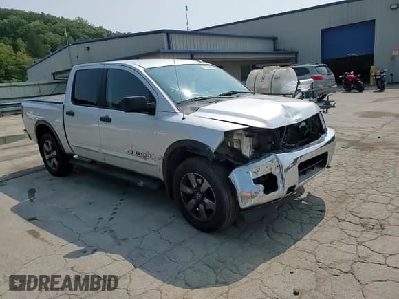 ✅ 2015 Nissan Titan SV • VIN: 1N6AA0EC7FN511346 • Lot: 71578465. Listed on Copart with 174,268 mi. Free auction sales archive from the USA and detailed vehicle history report at DreamBid. Image 13.