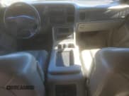 ✅ 2003 Chevrolet Suburban Z71 • VIN: 3GNFK16Z93G285112 • Лот: 49108755. Опубликован ранее на Copart с пробегом 364 468 миль. Бесплатный доступ к архиву аукционных продаж из США и подробный отчёт об истории автомобиля на DreamBid. Изображение 8.