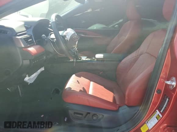 2025 Toyota Camry LE with VIN 4T1DAACK4SU088348, listed as a Copart auction lot 68684105 with 28,061 mi miles and Salvage title. Bid and sale history available at DreamBid. Image 7.