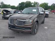 ✅ 2015 Lincoln Navigator • VIN: 5LMJJ2HT7FEJ02962 • Лот: 42209540. Опубликован ранее на IAAI с пробегом 240 998 миль. Бесплатный доступ к архиву аукционных продаж из США и подробный отчёт об истории автомобиля на DreamBid. Изображение 17.