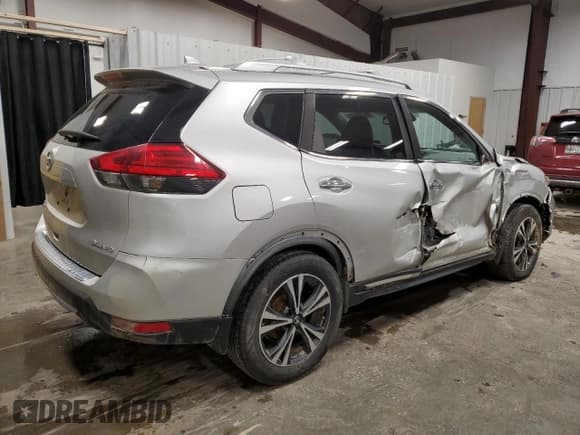 ✅ 2017 Nissan Rogue SL • VIN: JN8AT2MV9HW284920 • Лот: 49767525. Опубликован ранее на Copart с пробегом 138 772 миль. Бесплатный доступ к архиву аукционных продаж из США и подробный отчёт об истории автомобиля на DreamBid. Изображение 3.
