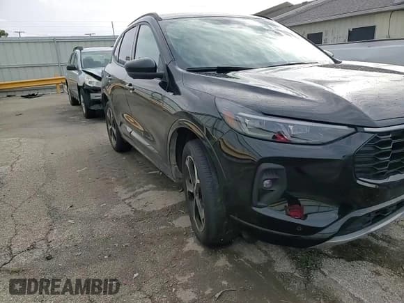 ✅ 2024 Ford Escape ST-Line Elite • VIN: 1FMCU9PZXRUB15488 • Lot: 78815924. Wystawiony na Copart z przebiegiem 10 133 mil. Bezpłatny archiwum sprzedaży aukcyjnych z USA i szczegółowy raport historii pojazdu na DreamBid. Zdjęcie 12.