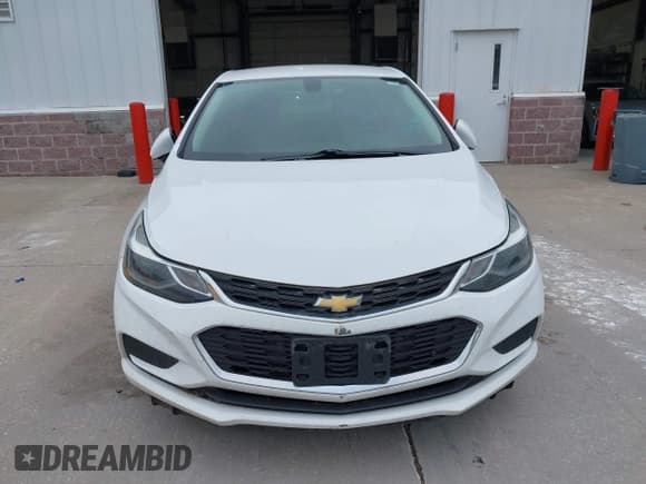✅ 2017 Chevrolet Cruze LT • VIN: 1G1BE5SM5H7189702 • Lot: 43065609. Listed on IAAI with 154,999 mi. Free auction sales archive from the USA and detailed vehicle history report at DreamBid. Image 12.