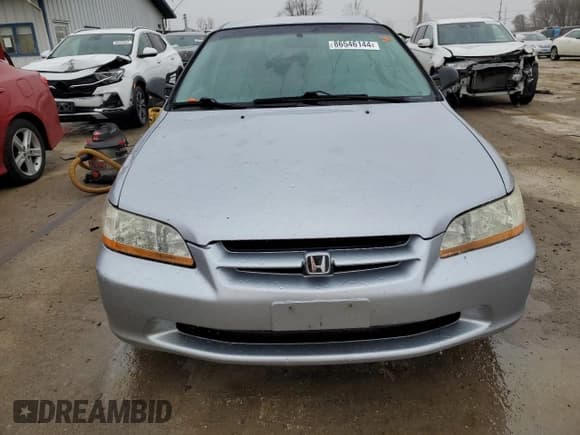 ✅ 1998 Honda Accord DX • VIN: 1HGCF8642WA186214 • Лот: 86546144. Опубликован ранее на Copart с пробегом 233 786 миль. Бесплатный доступ к архиву аукционных продаж из США и подробный отчёт об истории автомобиля на DreamBid. Изображение 5.