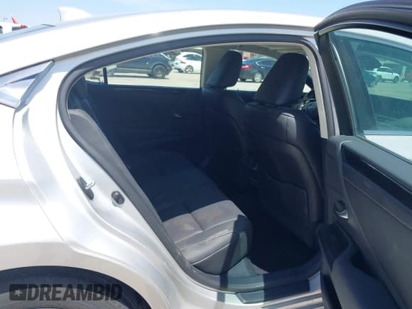 ✅ 2020 Lexus ES 350 Ultra Luxury • VIN: 58ACZ1B1XLU082075 • Lot: 42872222. Wystawiony na IAAI z przebiegiem 22 024 mil. Bezpłatny archiwum sprzedaży aukcyjnych z USA i szczegółowy raport historii pojazdu na DreamBid. Zdjęcie 8.