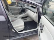 ✅ 2013 Toyota Prius One • VIN: JTDKN3DU3D1699195 • Lot: 42865927. Wystawiony na IAAI z przebiegiem 225 855 mil. Bezpłatny archiwum sprzedaży aukcyjnych z USA i szczegółowy raport historii pojazdu na DreamBid. Zdjęcie 5.