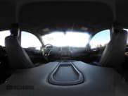 ✅ 2019 Chevrolet Silverado 1500 RST • VIN: 1GCRYEED3KZ301952 • Lot: 42322142. Wystawiony na IAAI z przebiegiem 105 588 mil. Bezpłatny archiwum sprzedaży aukcyjnych z USA i szczegółowy raport historii pojazdu na DreamBid. Zdjęcie 18.