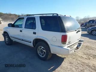 ✅ 2001 Chevrolet Blazer LT • VIN: 1GNDT13W012147527 • Lot: 41696302. Wystawiony na IAAI z przebiegiem 275 092 mil. Bezpłatny archiwum sprzedaży aukcyjnych z USA i szczegółowy raport historii pojazdu na DreamBid. Zdjęcie 3.
