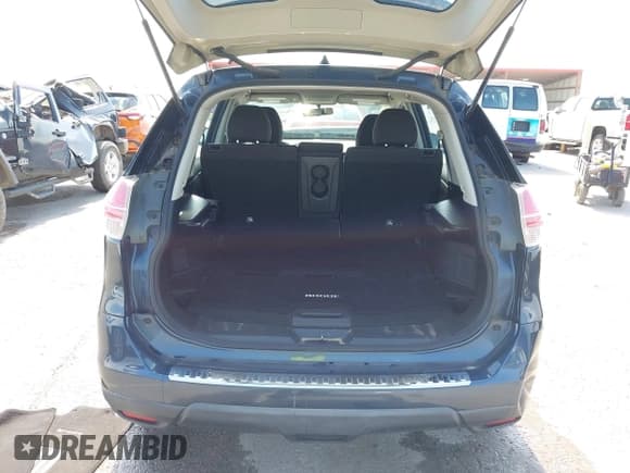 ✅ 2015 Nissan Rogue SV • VIN: KNMAT2MT9FP543407 • Lot: 42640558. Listed on IAAI with 103,986 mi. Free auction sales archive from the USA and detailed vehicle history report at DreamBid. Image 18.