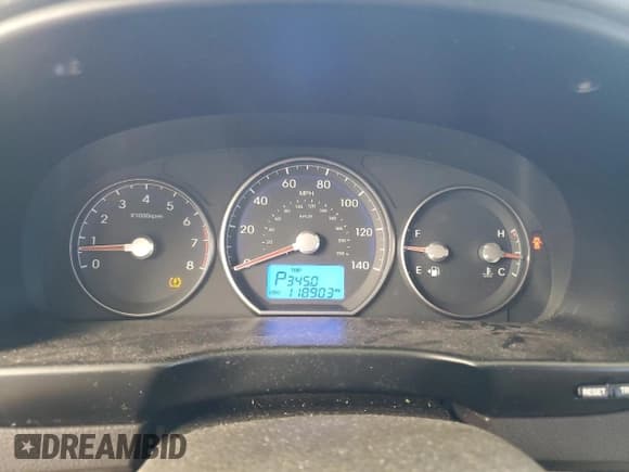 ✅ 2010 Hyundai Santa Fe GLS • VIN: 5NMSG3ABXAH395375 • Lot: 81690694. Listed on Copart with 118,903 mi. Free auction sales archive from the USA and detailed vehicle history report at DreamBid. Image 9.