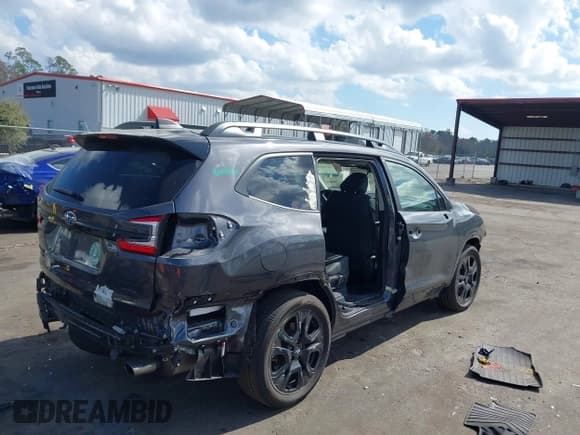 ✅ 2023 Subaru Ascent Onyx • VIN: 4S4WMAHD9P3458846 • Lot: 41553202. Listed on IAAI with 31,856 mi. Free auction sales archive from the USA and detailed vehicle history report at DreamBid. Image 4.