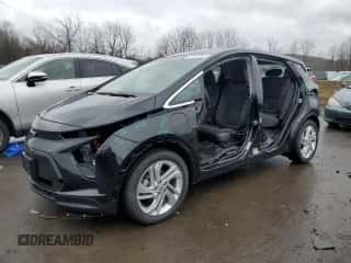 2023 Chevrolet Bolt EV 1LT z VIN 1G1FW6S04P4131940, wystawiony jako Copart lot #41071004 z przebiegiem 2 495 mil mil oraz . Historia ofert i sprzedaży dostępna na DreamBid. Obrazek 1.