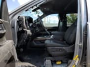 ✅ 2025 Chevrolet Silverado 2500HD LT • VIN: 2GC4KNEY6S1143968 • Lot: 69781745. Wystawiony na Copart z przebiegiem 20 570 mil. Bezpłatny archiwum sprzedaży aukcyjnych z USA i szczegółowy raport historii pojazdu na DreamBid. Zdjęcie 7.