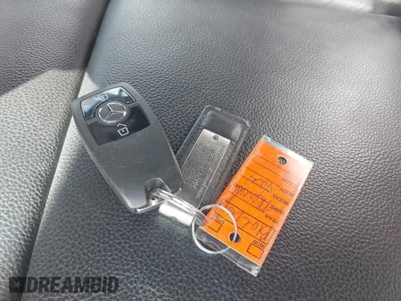 ✅ 2020 Mercedes-Benz Sprinter • VIN: W1W4ECVY6LT023373 • Lot: 41533307. Listed on IAAI with 97,198 mi. Free auction sales archive from the USA and detailed vehicle history report at DreamBid. Image 11.