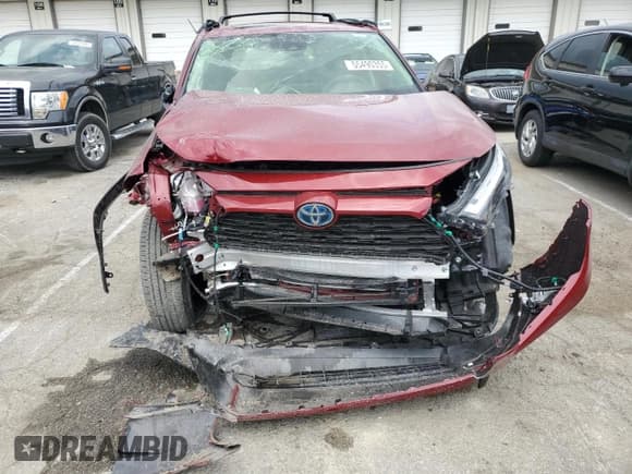 ✅ 2024 Toyota RAV4 Hybrid XLE Premium • VIN: JTMB6RFV1RD139767 • Lot: 55490355. Listed on Copart with 3,473 mi. Free auction sales archive from the USA and detailed vehicle history report at DreamBid. Image 5.