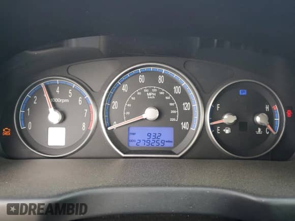 ✅ 2007 Hyundai Santa Fe SE • VIN: 5NMSH13E77H016074 • Лот: 75570704. Размещён на Copart с пробегом 279 259 миль миль. Получите бесплатный доступ к архиву аукционных продаж из США и посмотрите подробный отчёт об истории автомобиля на DreamBid. Изображение 9.