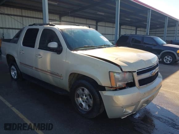 ✅ 2007 Chevrolet Avalanche LS • VIN: 3GNEC12087G164481 • Lot: 43542137. Listed on IAAI with 305,123 mi. Free auction sales archive from the USA and detailed vehicle history report at DreamBid. Image 1.