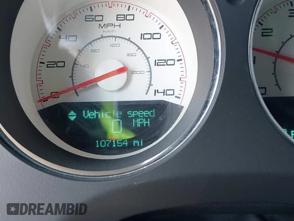 ✅ 2012 Dodge Challenger SXT • VIN: 2C3CDYAG5CH315201 • Lot: 42966307. Wystawiony na IAAI z przebiegiem 107 154 mil. Bezpłatny archiwum sprzedaży aukcyjnych z USA i szczegółowy raport historii pojazdu na DreamBid. Zdjęcie 7.