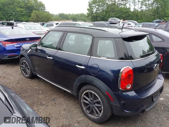 ✅ 2016 MINI Countryman S • VIN: WMWZC5C56GWU02063 • Lot: 42700641. Listed on IAAI with 157,960 mi. Free auction sales archive from the USA and detailed vehicle history report at DreamBid. Image 14.