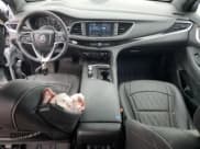 ✅ 2024 Buick Enclave Avenir • VIN: 5GAEVCKW0RJ120433 • Lot: 47853435. Wystawiony na Copart z przebiegiem 11 857 mil. Bezpłatny archiwum sprzedaży aukcyjnych z USA i szczegółowy raport historii pojazdu na DreamBid. Zdjęcie 8.