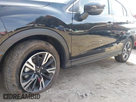 ✅ 2024 Mitsubishi Eclipse Cross SE • VIN: JA4ATWAA0RZ028714 • Lot: 43534939. Wystawiony na IAAI z przebiegiem 5 525 mil. Bezpłatny archiwum sprzedaży aukcyjnych z USA i szczegółowy raport historii pojazdu na DreamBid. Zdjęcie 6.