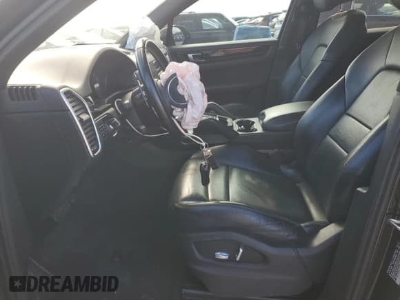 ✅ 2019 Porsche Cayenne • VIN: WP1AA2AY9KDA02096 • Lot: 87021185. Wystawiony na Copart z przebiegiem 45 955 mil. Bezpłatny archiwum sprzedaży aukcyjnych z USA i szczegółowy raport historii pojazdu na DreamBid. Zdjęcie 7.