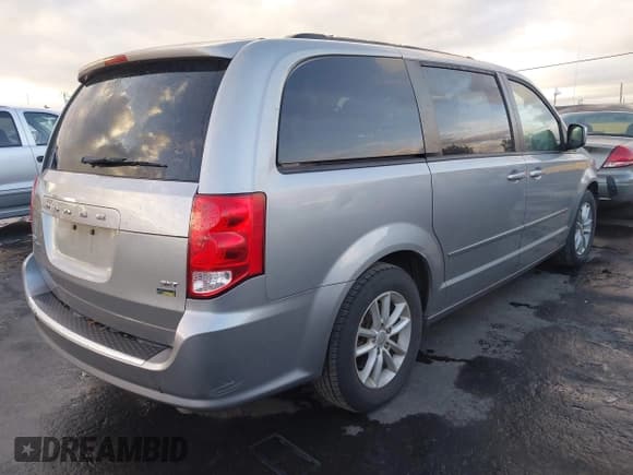 ✅ 2014 Dodge Grand Caravan SXT • VIN: 2C4RDGCGXER477688 • Lot: 43604735. Wystawiony na IAAI z przebiegiem 102 627 mil. Bezpłatny archiwum sprzedaży aukcyjnych z USA i szczegółowy raport historii pojazdu na DreamBid. Zdjęcie 4.